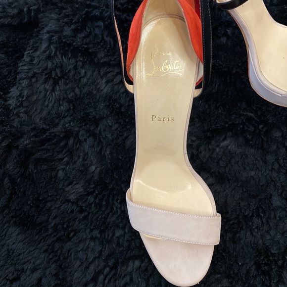 Christian Louboutin - Picture 4 of 16